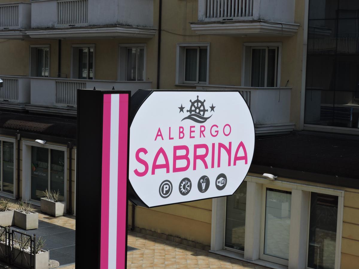 Albergo Sabrina Ріміні Екстер'єр фото